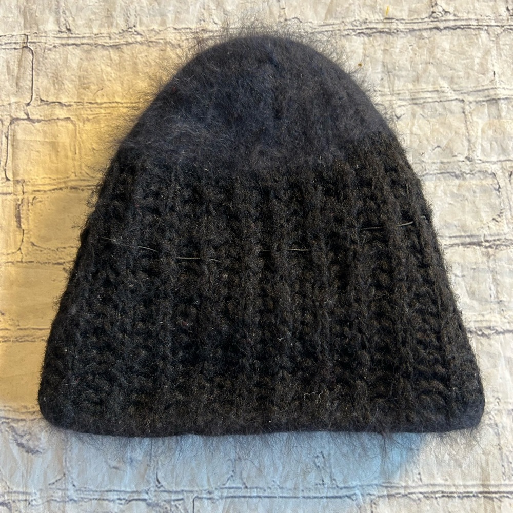 VINTAGE SAKS FIFTH AVENUE ITALY WOMEN’S BLACK ANGORA RABBIT HAIR ACRYLIC HAT